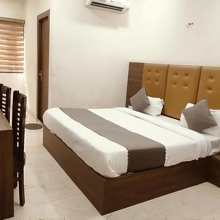 Hotel Mm Palace - Agra